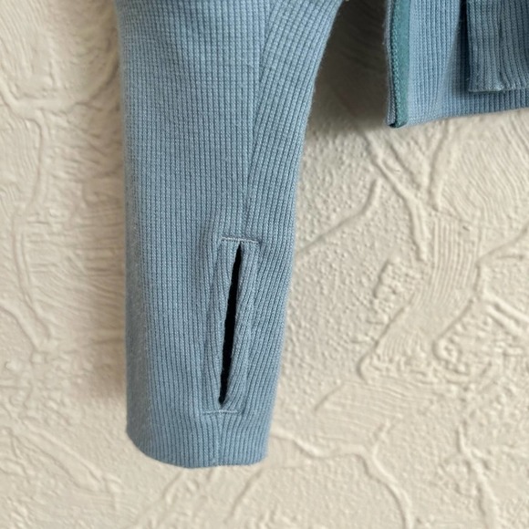 WOMENS LONGSLEEVE THRIVE SOCIÉTÉ BABY BLUE ATHLEISURE SHIRT SIZE XS NICE QUALITY - Picture 5 of 7